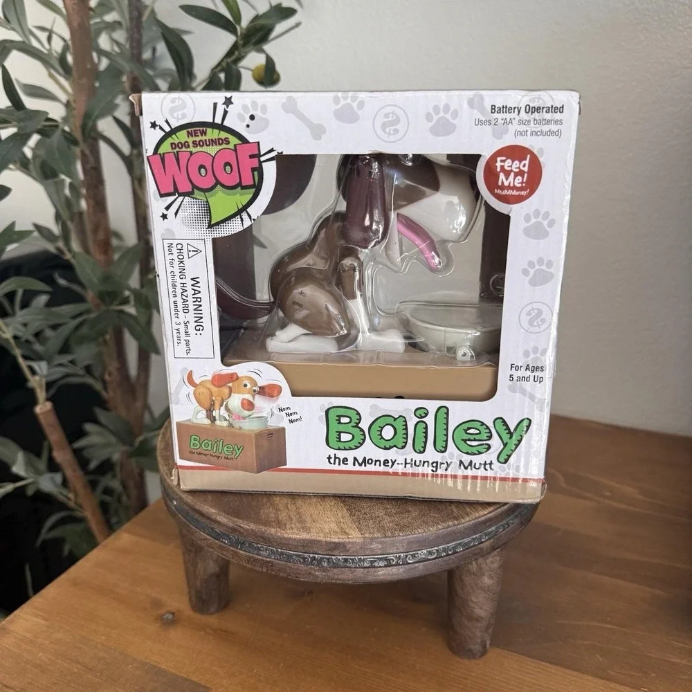 NIB Bailey The Money Hungry Mutt Mechanical Doggie Coin Bank Feed Me Toy RARE